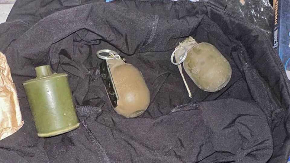 За даними поліції, за три гранати фігурантка отримала 3 тис. грн