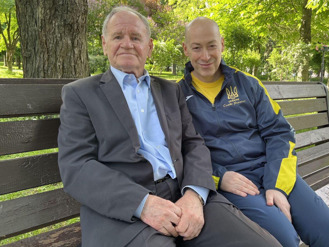 Сабо рассказал Гордону, что его отца взяли в плен, потому что он был венгром