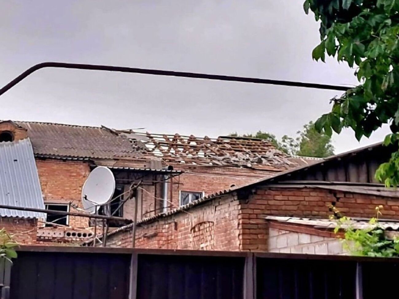 Из минометов, танков, ствольной артиллерии, РСЗО, ЗРК, ОТРК, с БПЛА и тактической авиации враг атаковал 61 населенный пункт и 87 объектов инфраструктуры