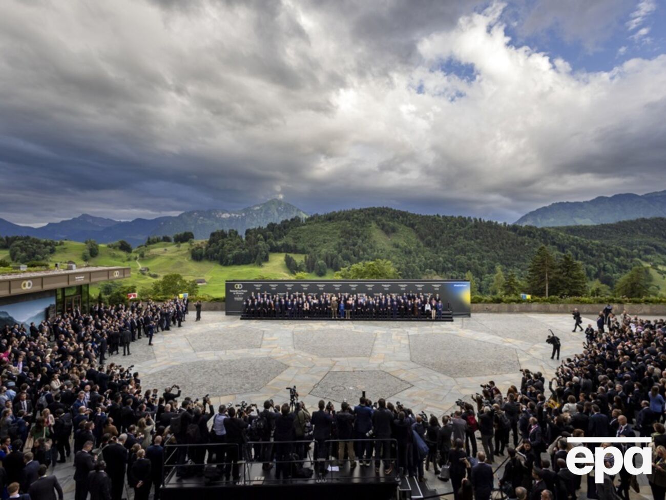 Относительно формулировок коммюнике шли споры