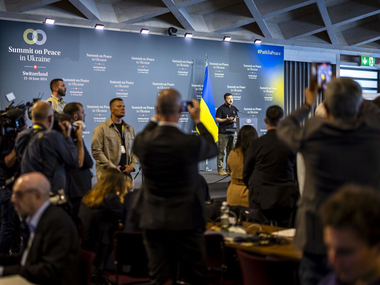 Путін намагається розділити світ, сказав на пресконференції Зеленський