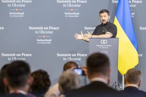 Задача Украины сейчас – не дать возможность успеха РФ в Харьковской области, отметил Зеленский