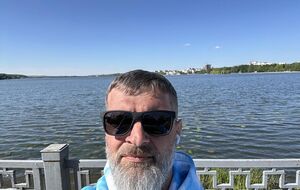 Единственный вариант, чтобы война закончилась быстрее, – это больше оружия для Украины, отметил Дианов