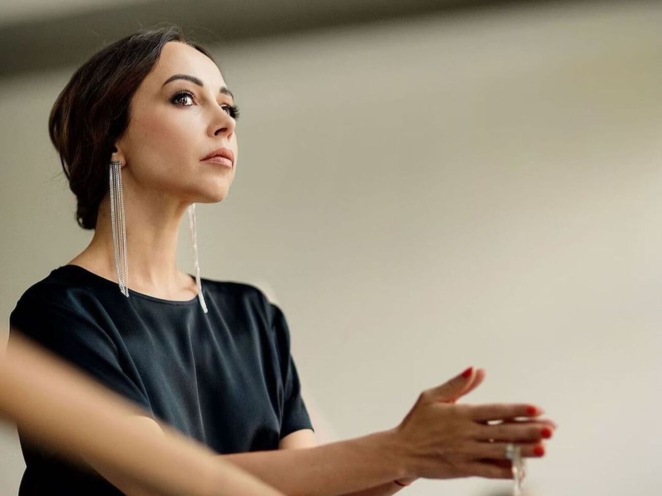 По словам Кухар, она видит рядом с собой сексуально активного мужчину