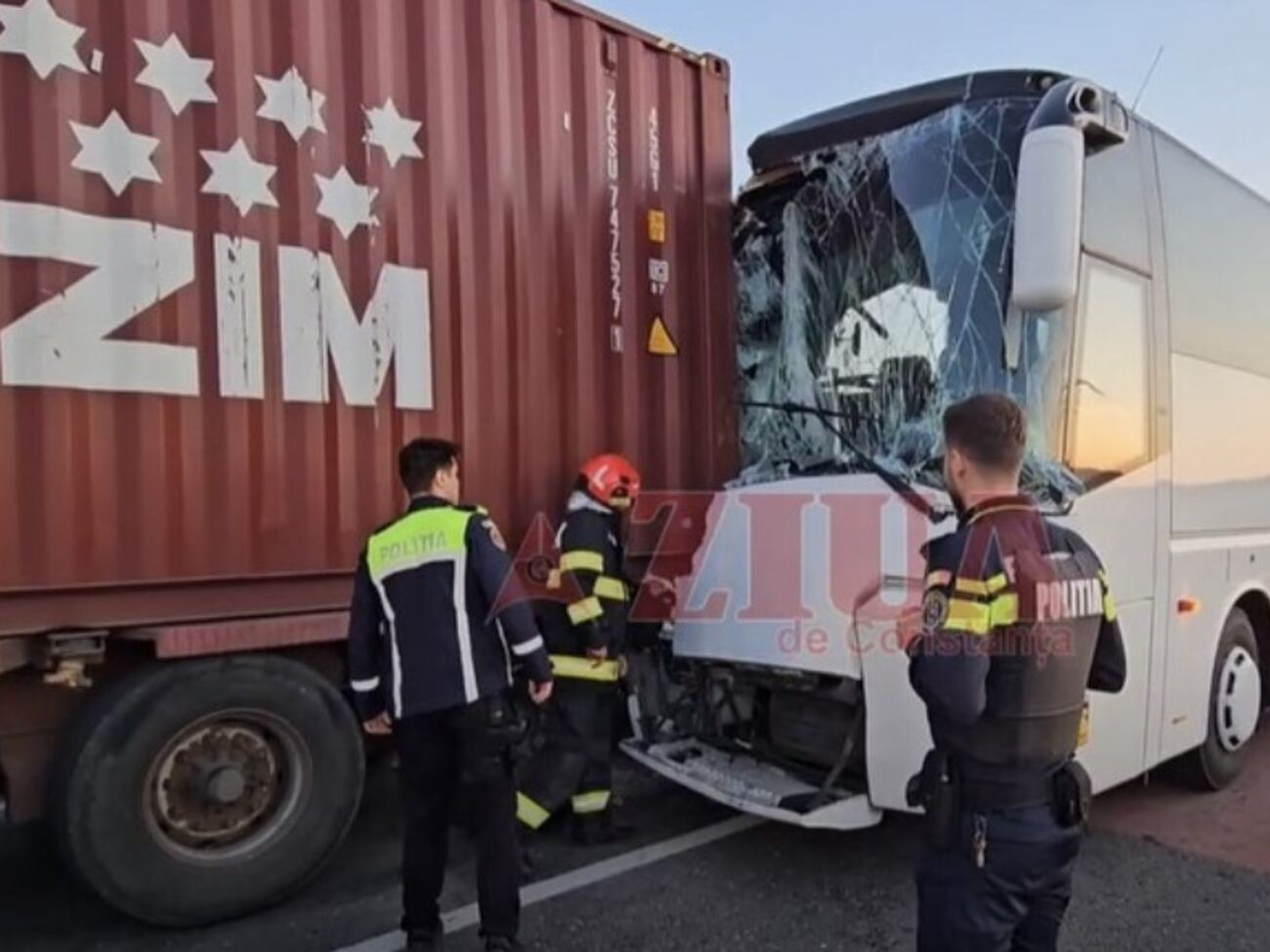 Грузовик и автобус двигались в одном направлении