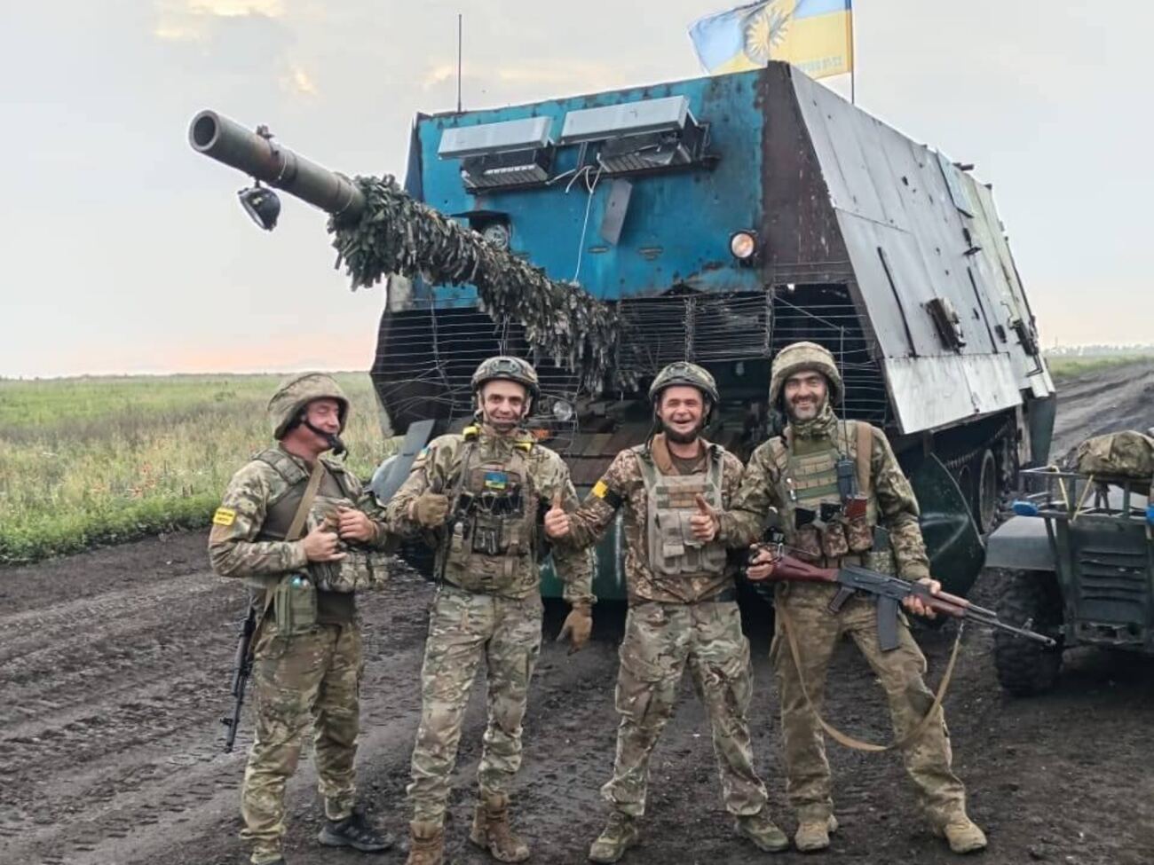 Українські бійці захопили російський Т-62, перетворений на "цар-мангал"