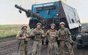 Українські бійці захопили російський Т-62, перетворений на "цар-мангал"