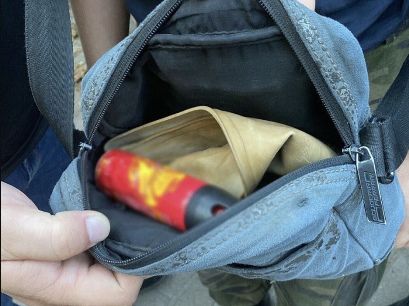 Полиция изъяла газовый баллончик