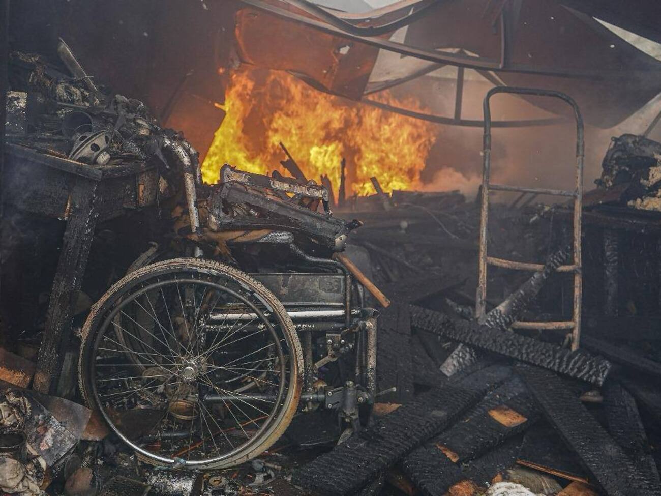 После российского удара по пригороду Полтавы возникли пожары, пострадали 12 человек