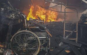 После российского удара по пригороду Полтавы возникли пожары, пострадали 12 человек