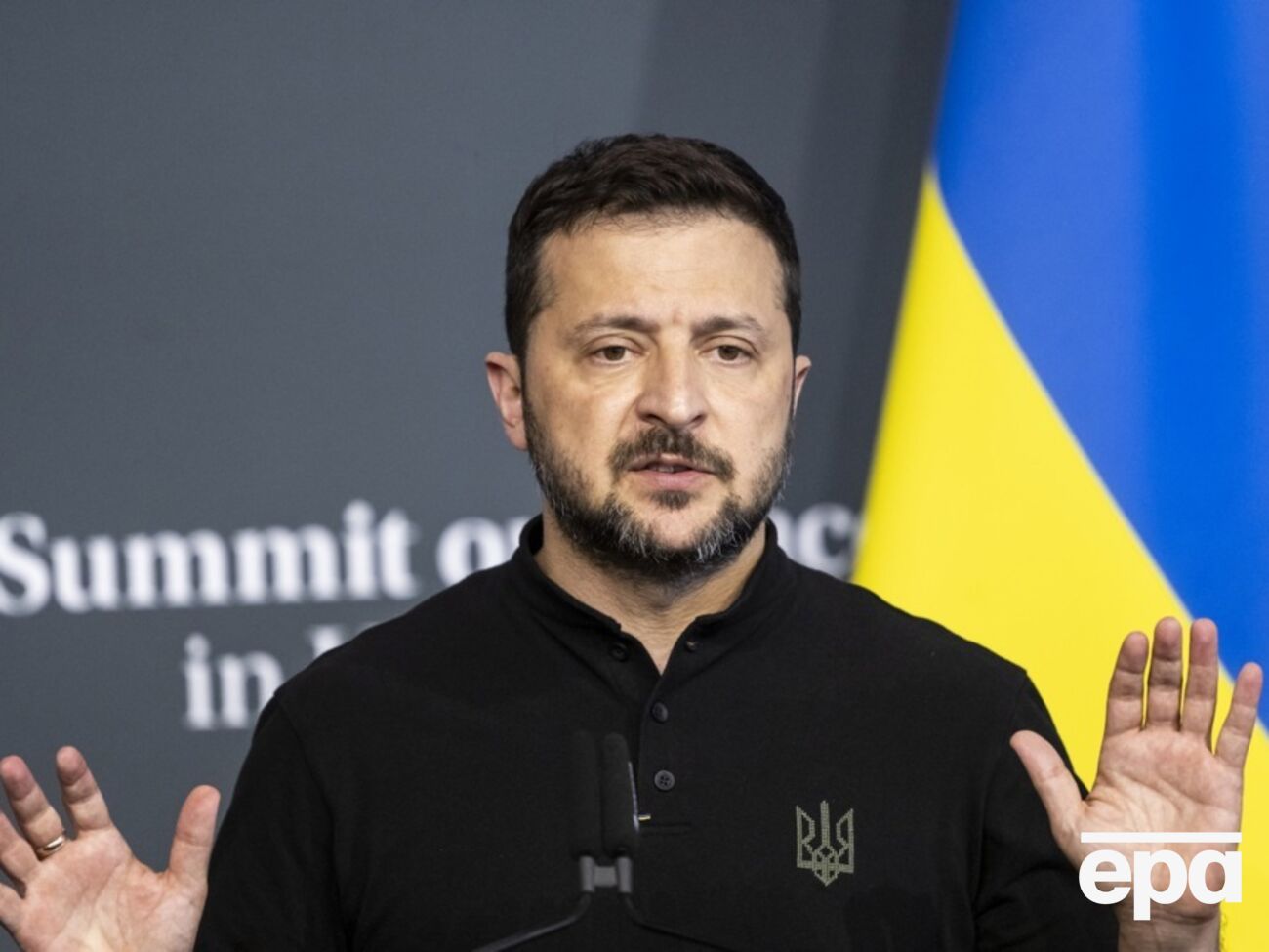 Рівень схвалення дій Зеленського знизився, але залишається на високому рівні, зазначили у КМІС