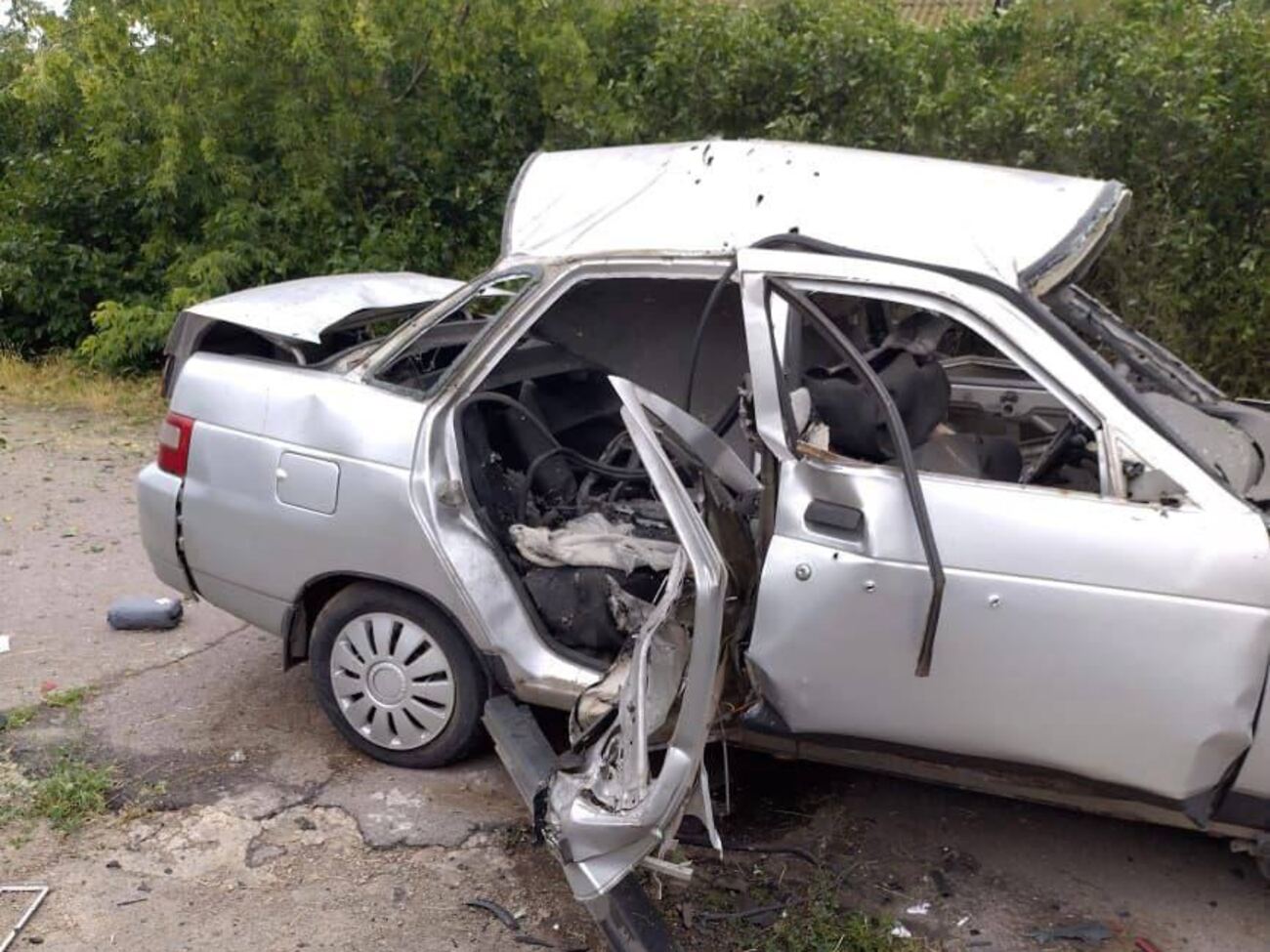 Російські військові вдарили дроном-камікадзе по автомобілю місцевого жителя