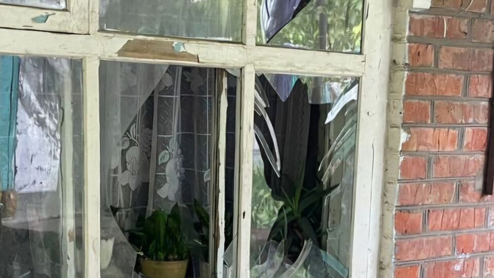 В результате обстрелов повреждены частные дома и предприятия