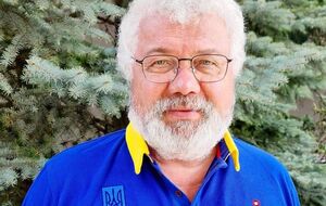 Да, сборная очень плохо сыграла, но они тоже подавлены. Я говорил по телефону с тремя игроками, один из них плакал