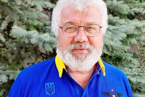 Да, сборная очень плохо сыграла, но они тоже подавлены. Я говорил по телефону с тремя игроками, один из них плакал