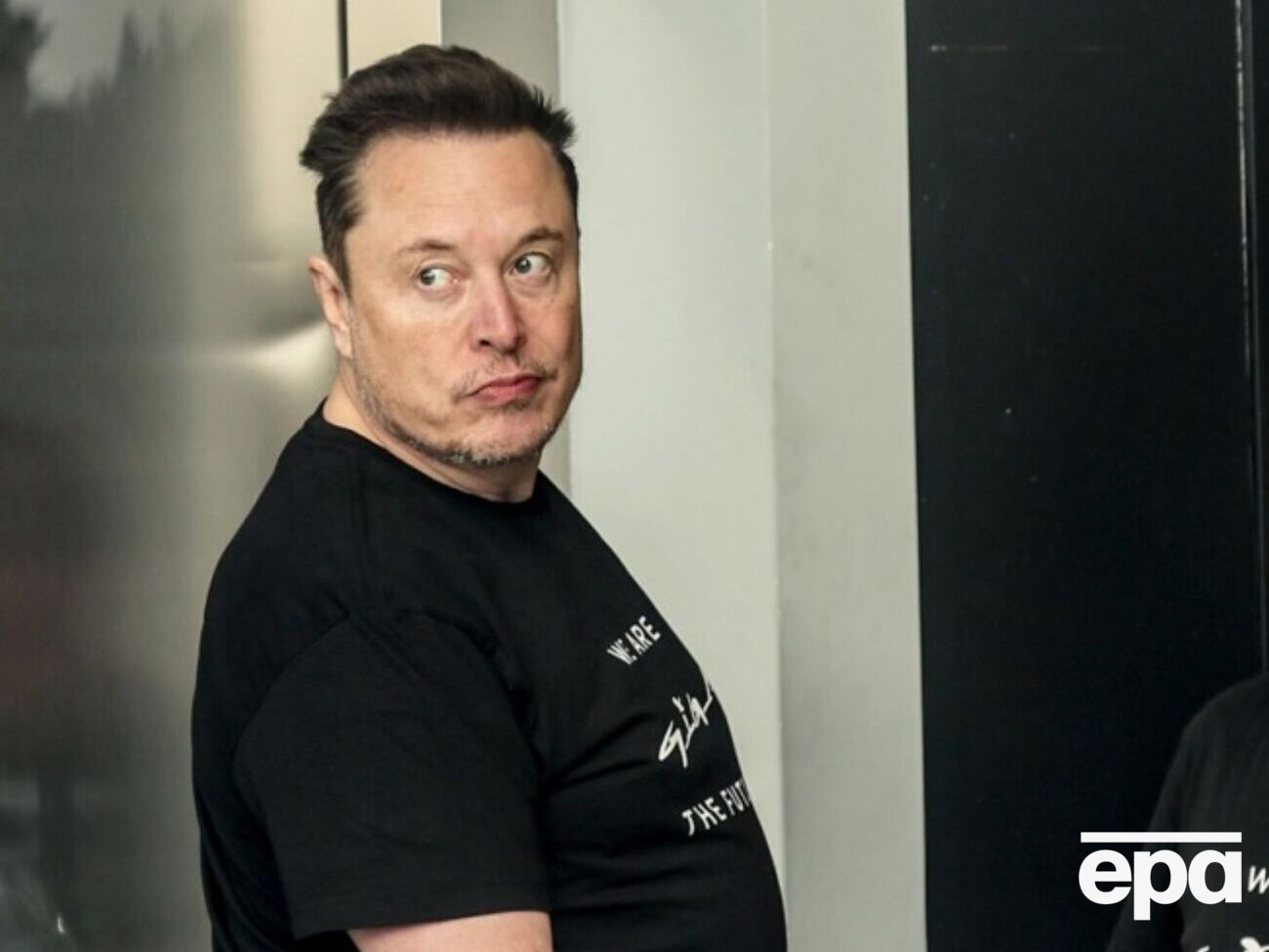Маск відмовився коментувати ситуацію журналістам