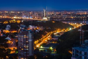 В домах, которые во время применения графиков остаются со светом, отсутствует техническая возможность централизованных отключений, отметили в ДТЭК