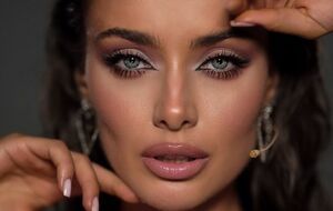 Мишина снялась в праздничном образе