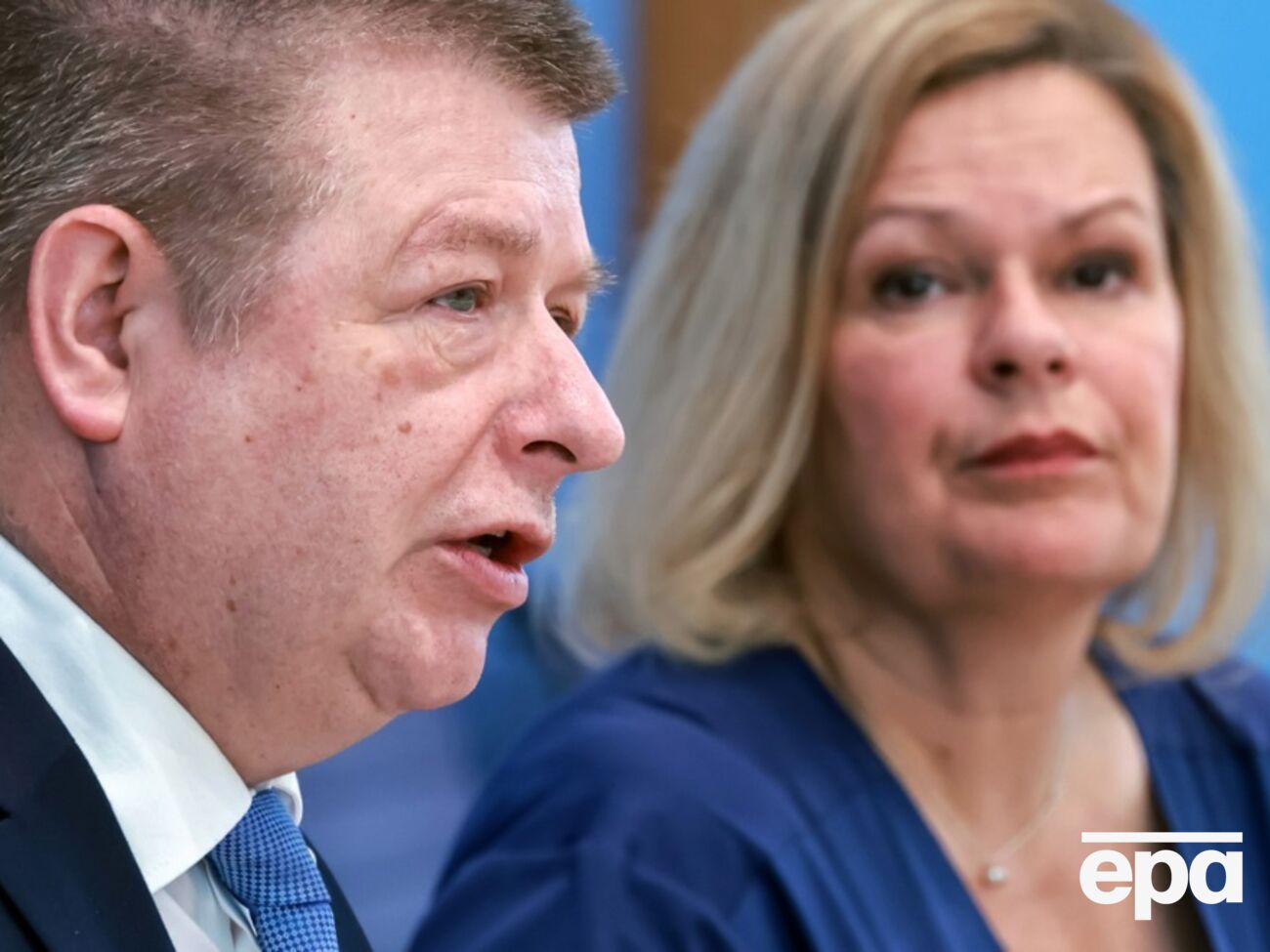 Хальденванг и Фезер предупредили об опасности атак ИГИЛ