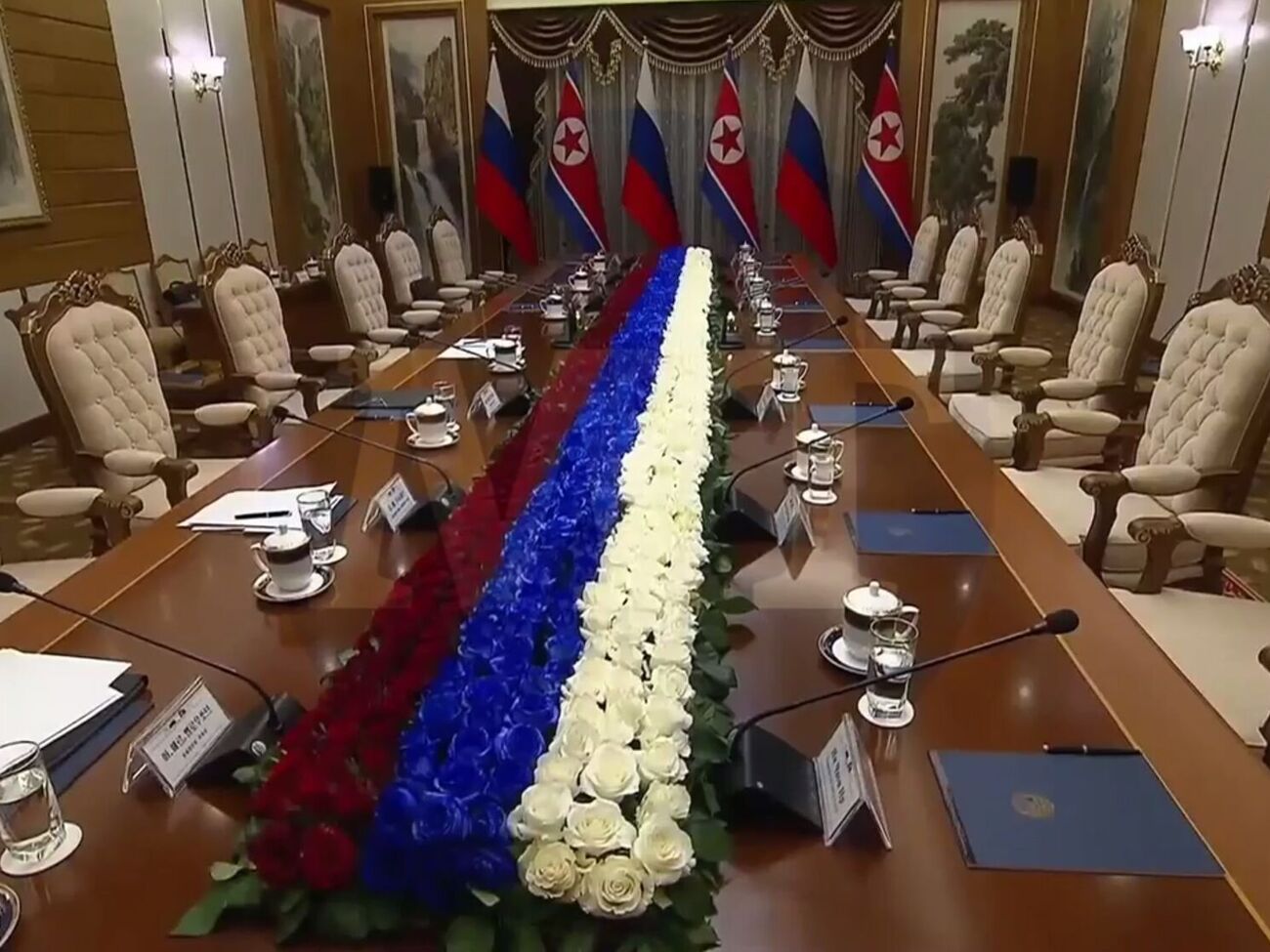 Вошедшую раньше лидера КНДР российскую делегацию выгнали из зала