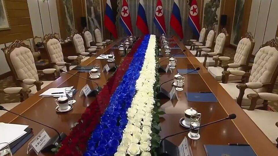 Вошедшую раньше лидера КНДР российскую делегацию выгнали из зала