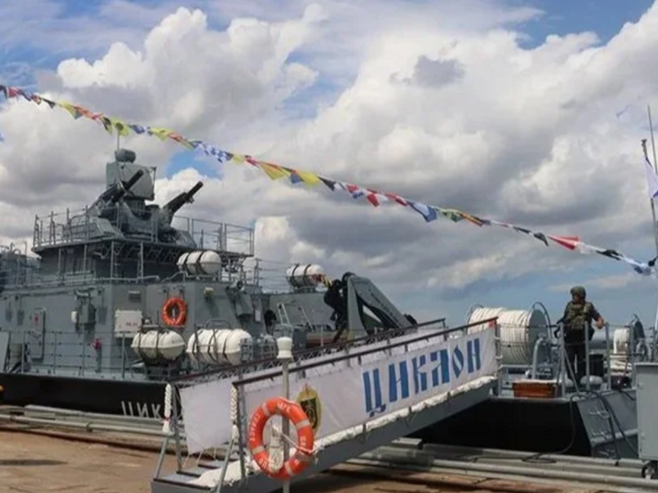 "Циклон" виявився марним для РФ кораблем. Плетенчук припускає, що росіяни могли "підставити" його під удар, щоб нікого не притягнули до відповідальності