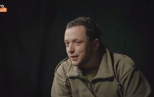 Чуть ли не все британцы болели за Усика. Он в их представлении такой, каким должен быть британский боксер, а Фьюри – национальный позор, хоть российский паспорт подбрасывай