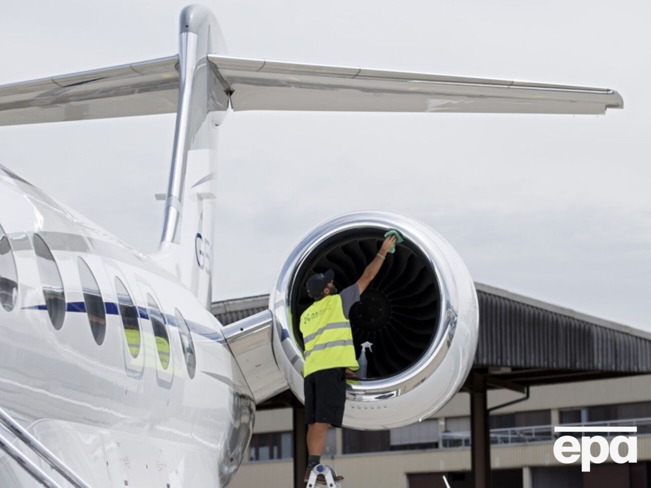 Авіакомпанія порушила заборону на польоти до РФ літаками виробництва США