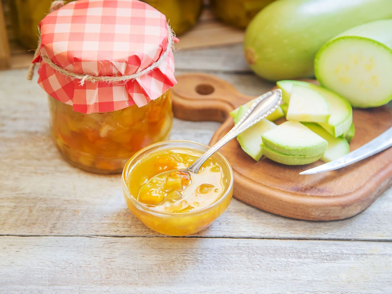 Варенье из кабачков варится два часа