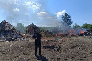За даними поліції, унаслідок обстрілу пошкоджено 12 будівель Розкішного