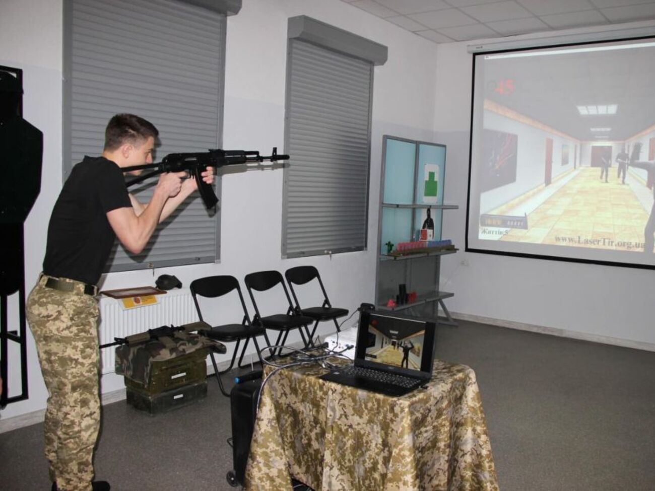 Інтерактивний лазерний стрілецький тренажер коштує від 100 до 150 тис. грн, пише Горковенко