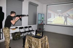 Интерактивный лазерный стрелковый тренажер стоит от 100 до 150 тыс. грн, пишет Горковенко