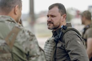 Чтобы удержать ситуацию на фронте, нужны опытные военные, отметил Клименко