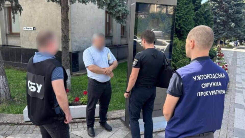 Зараз депутат, який входить до керівного складу місцевого департаменту соцполітики, перебуває в ІТТ