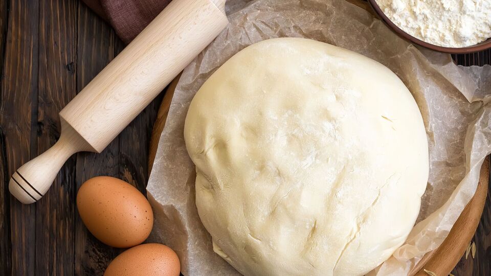 Яйца для дрожжевого теста не должны быть холодными