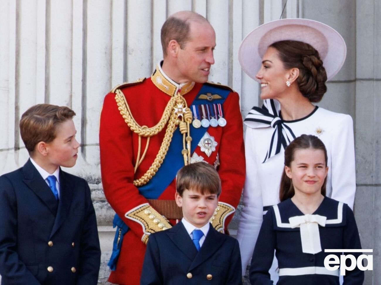 Принц и принцесса Уэльские воспитывают троих детей
