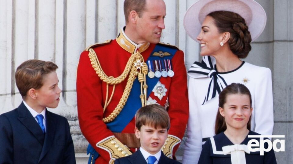 Принц и принцесса Уэльские воспитывают троих детей