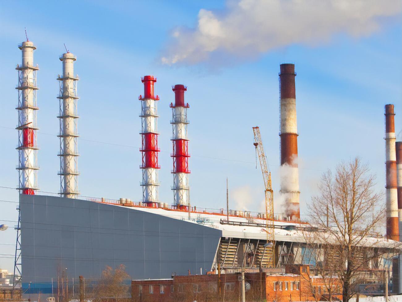 Украинский энергетик был ранен на своем рабочем месте во время российской массированной атаки 20 июня