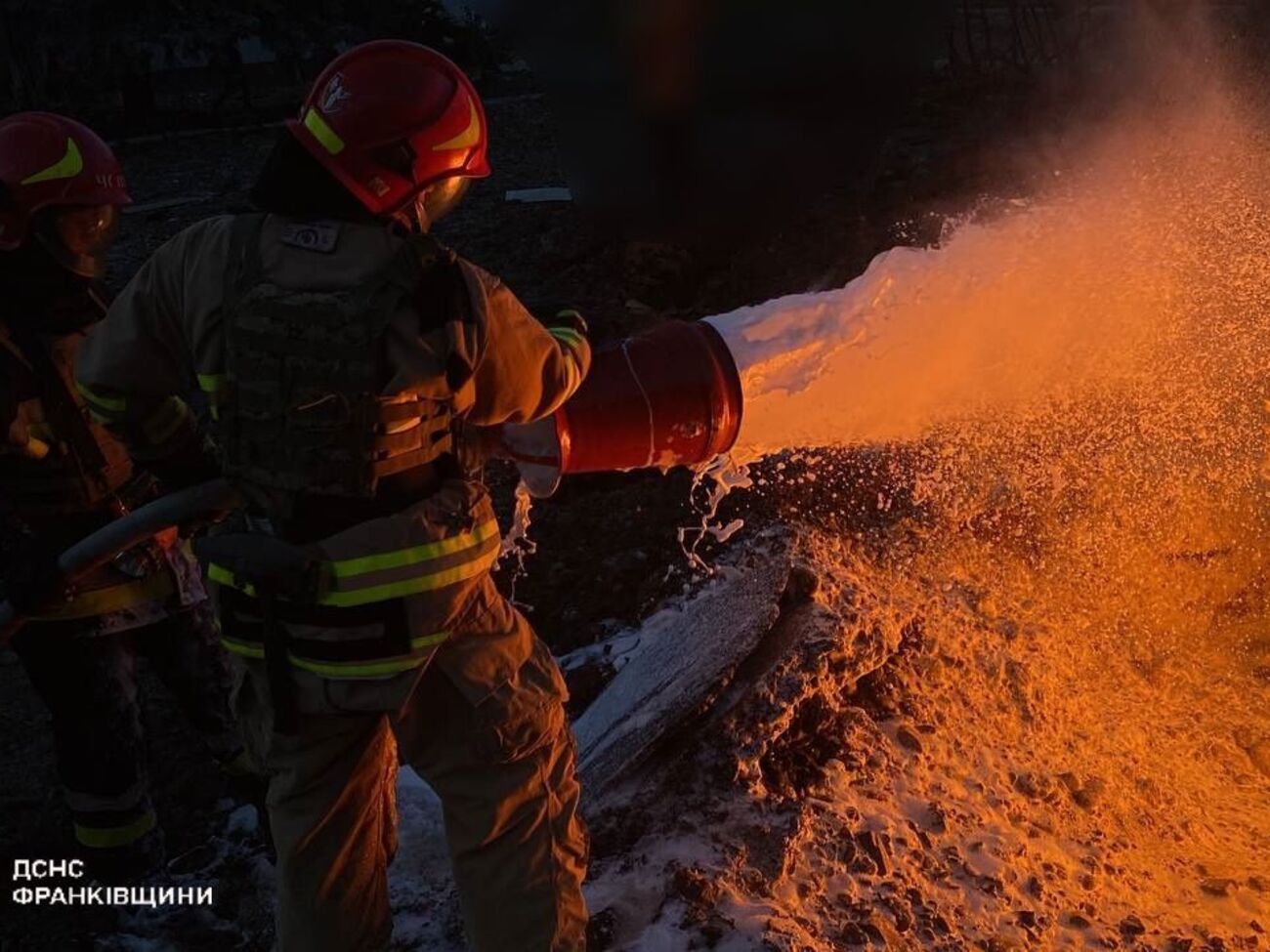 У кількох областях України рятувальники займалися ліквідацією наслідків російської ракетно-дронової атаки