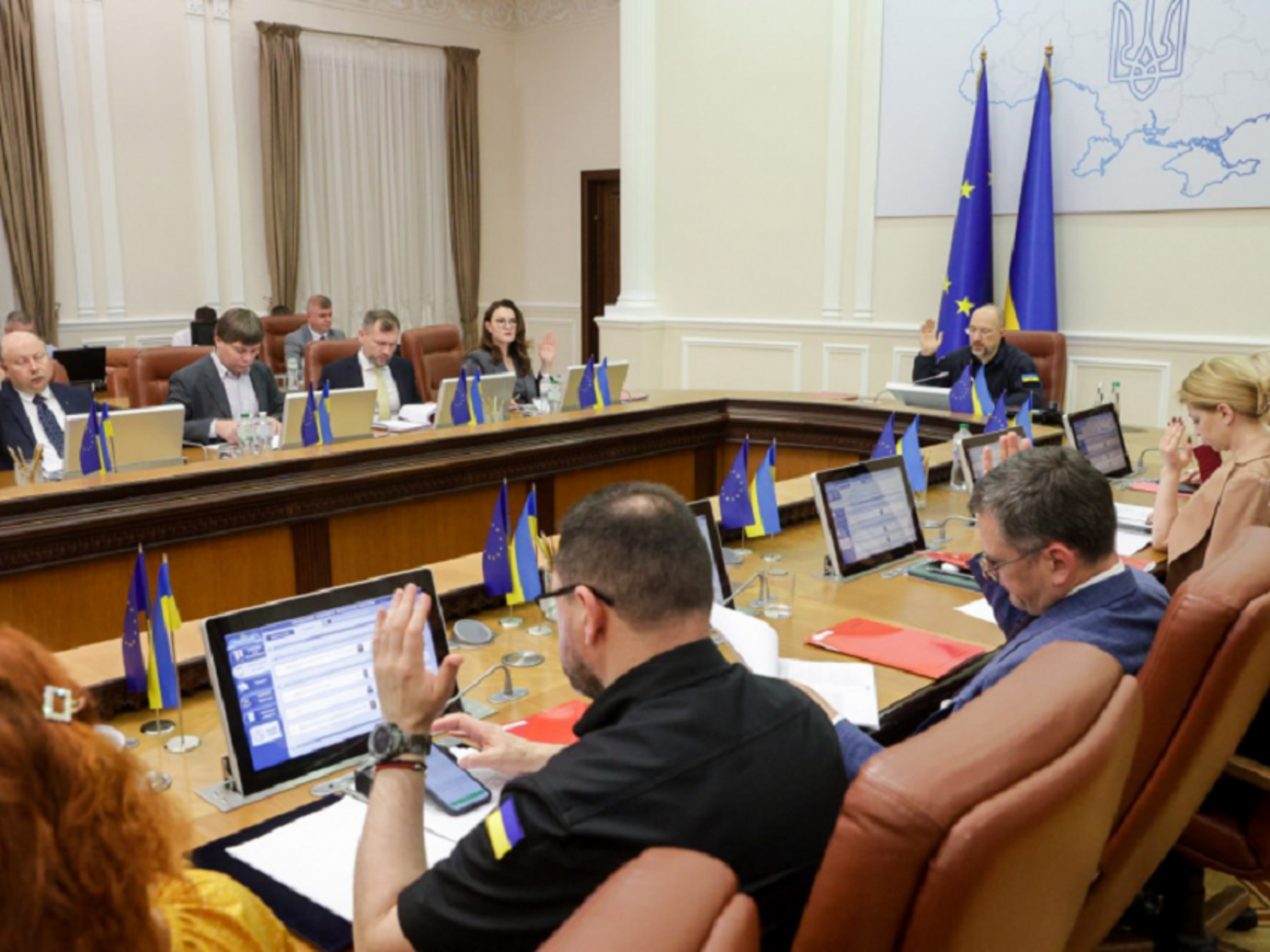 Шмигаль зазначив, що уряд і торік виділяв кошти на автобуси