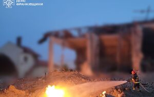 В Ивано-Франковской области пожарные борются с последствиями российского прилета