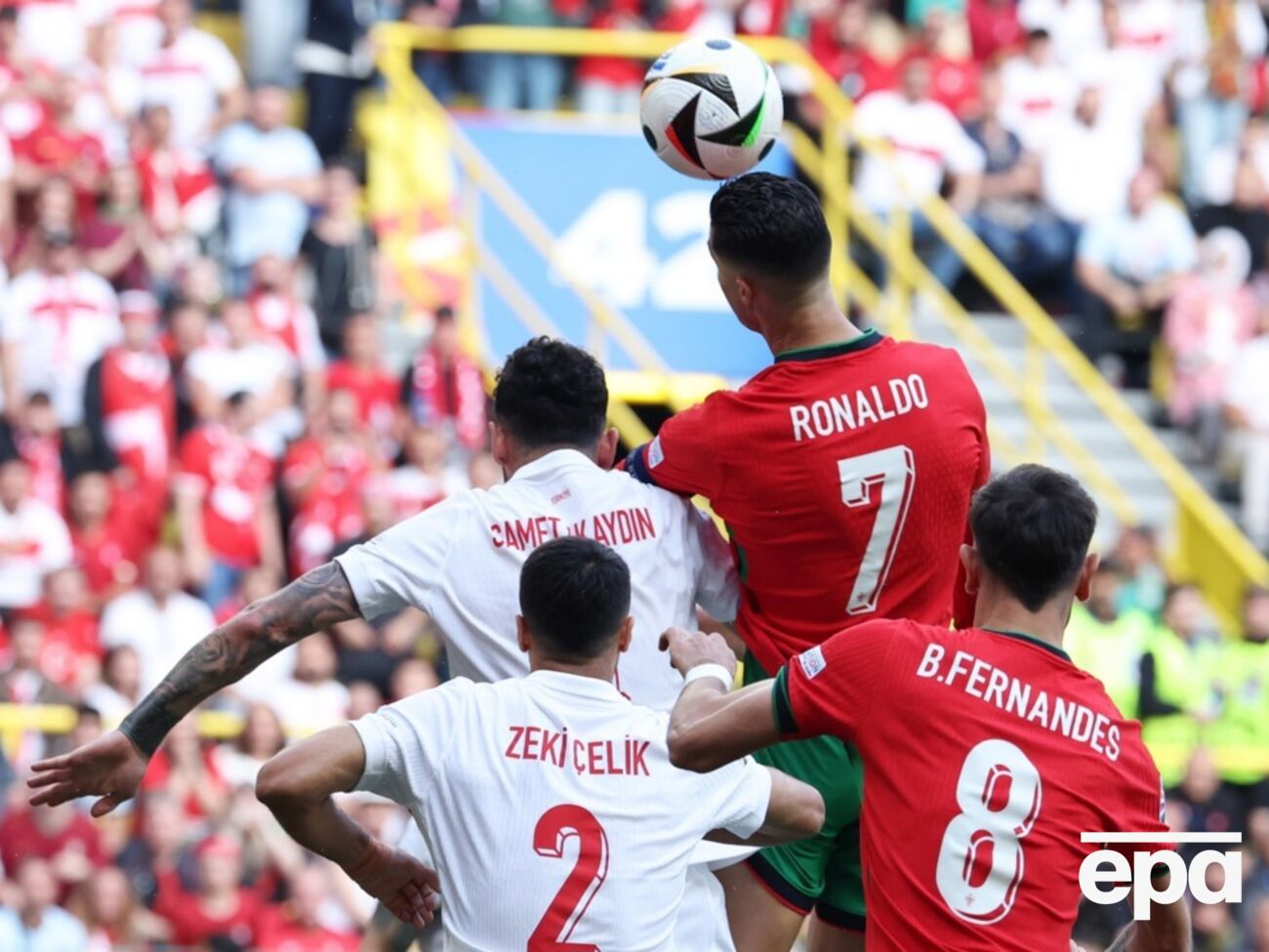 Турции португальцы забили три безответных мяча