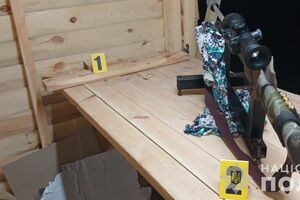 Депутат вистрілив у працівника лісництва, який перебував у зоні ведення вогню, під час пристрілки власного карабіна, зазначили у прокуратурі