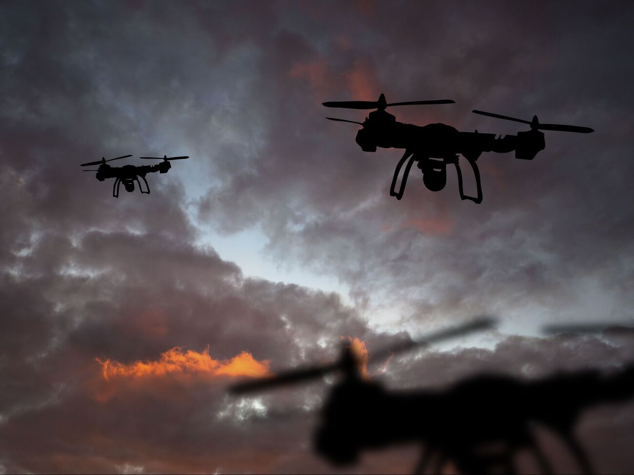 Украинские разработчики стремятся вывести в бой беспилотники вместо людей, отмечают СМИ