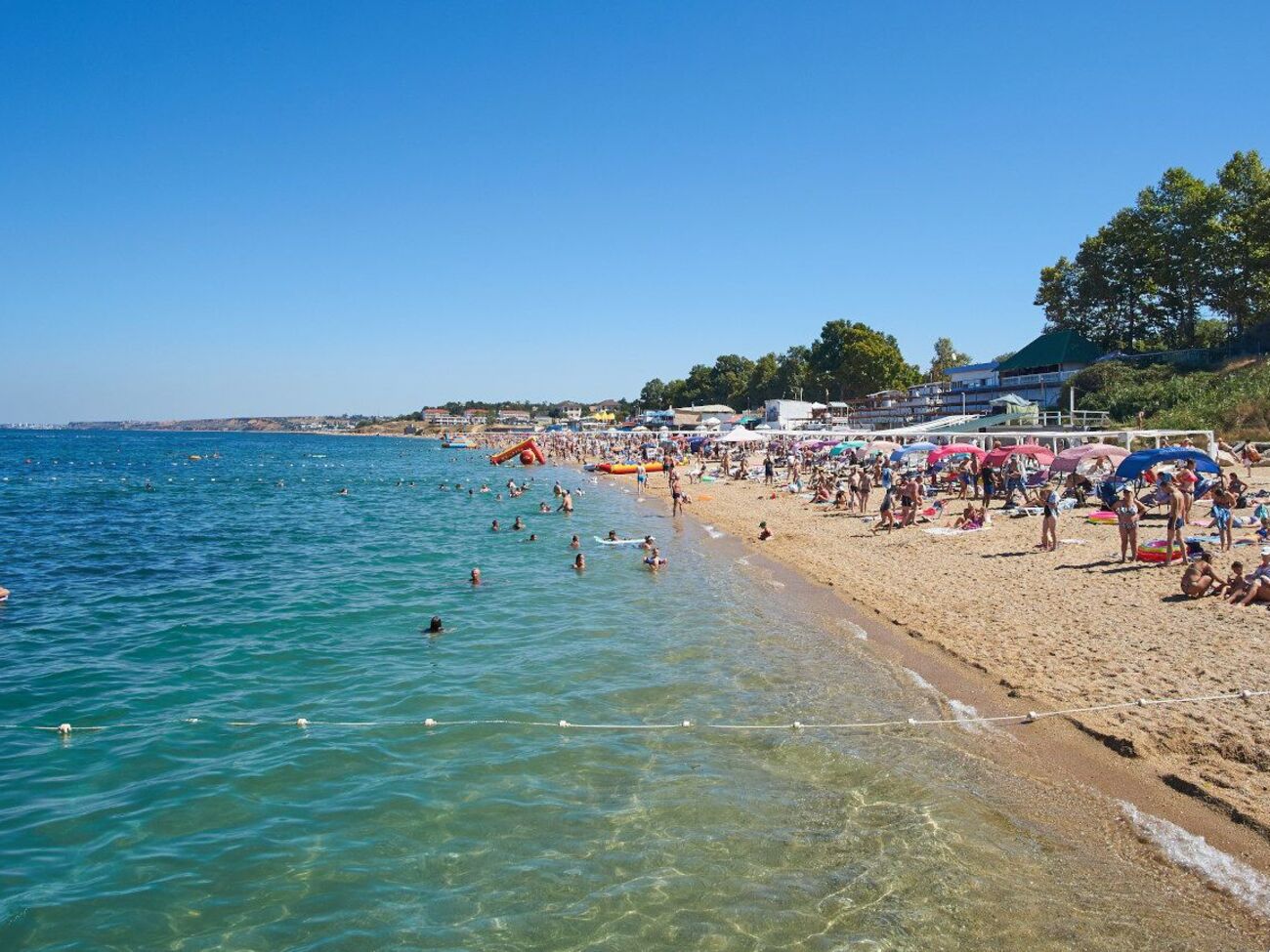 Российские власти сообщают о 124 раненых и пятерых погибших на пляже Учкуевка