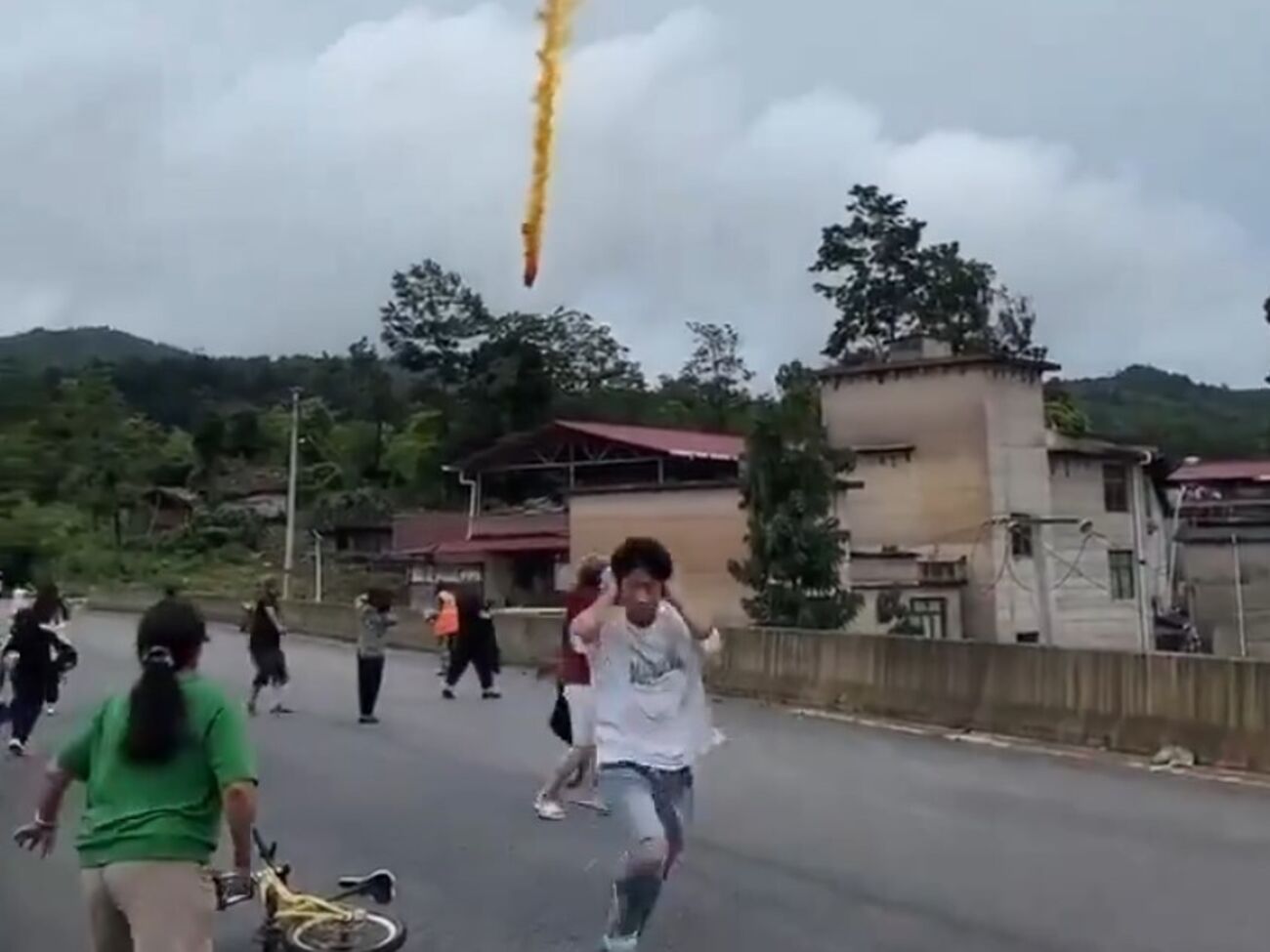 Ракету-носитель Long March 2-C запустили в рамках китайско-французской миссии SVOM