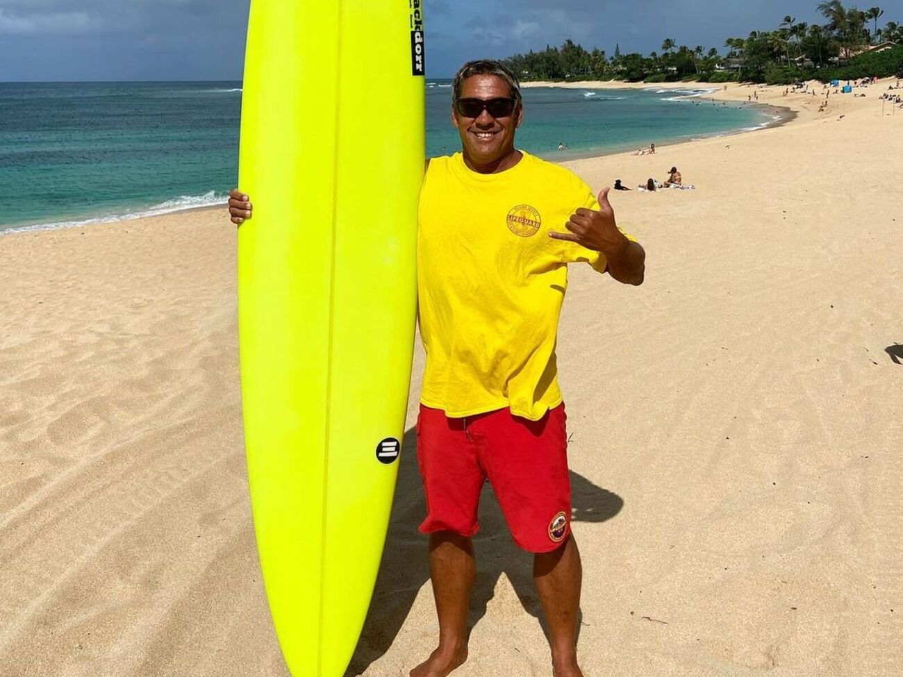 Перри с 12 лет занимался серфингом