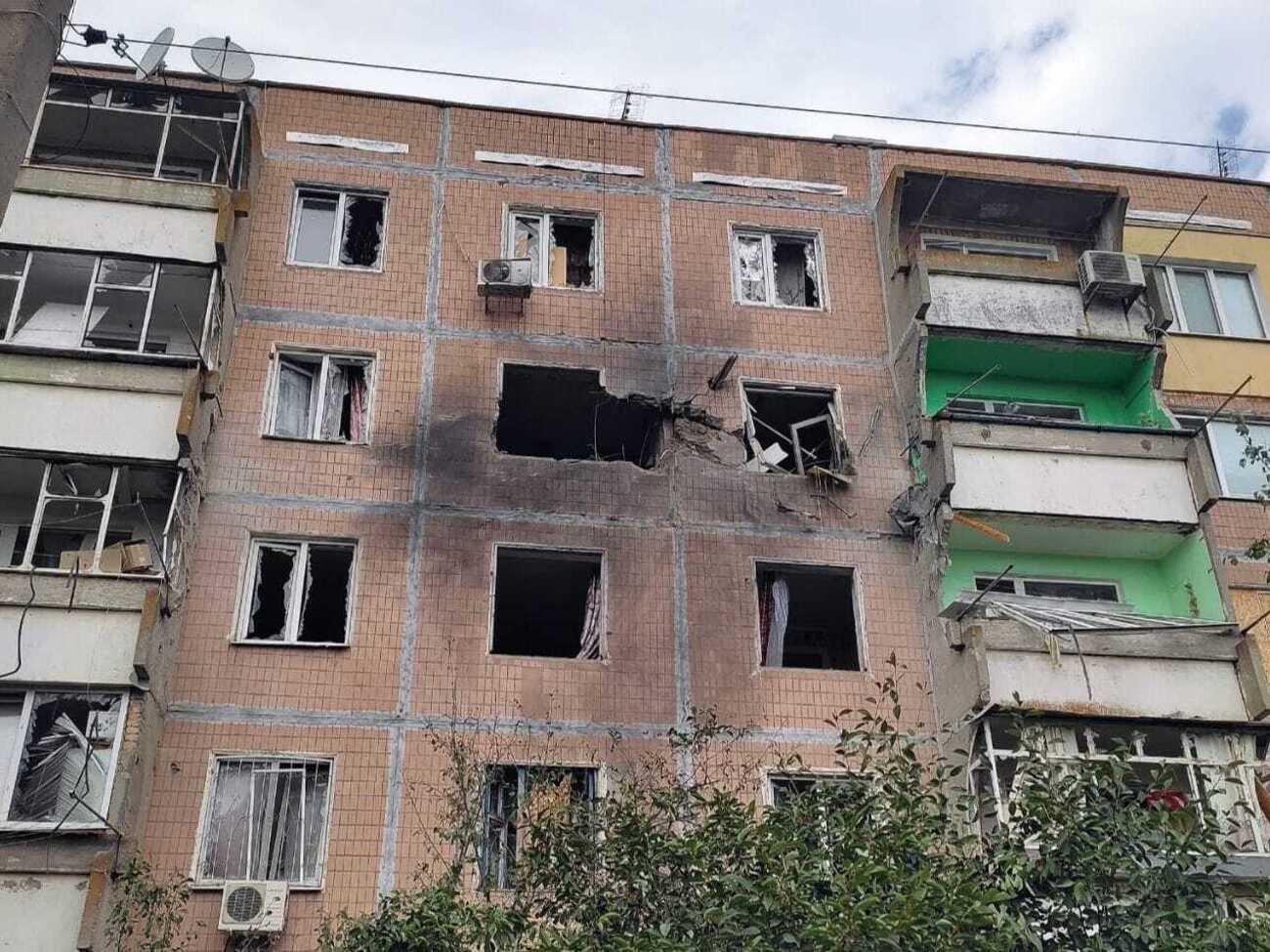 У Нікополі внаслідок російських обстрілів пошкоджено чотири багатоквартирні будинки, розповіли в ОВА