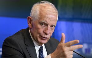 Україна отримає виплату від заморожених активів РФ двома траншами, зазначив Боррель