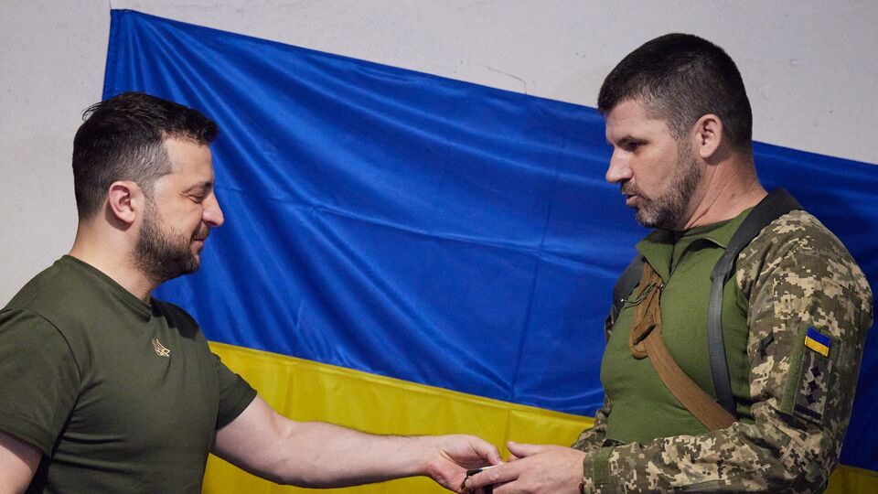 Бригадний генерал Гнатов брав участь в операціях з оборони Миколаєва та Бахмута, а також звільнення Херсона
